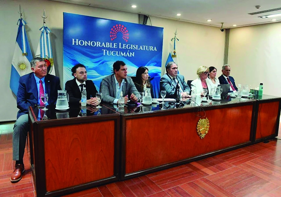 ROSTROS SERIOS. Los integrantes del Jurado de Enjuiciamiento escucharon ayer los alegatos en el proceso.