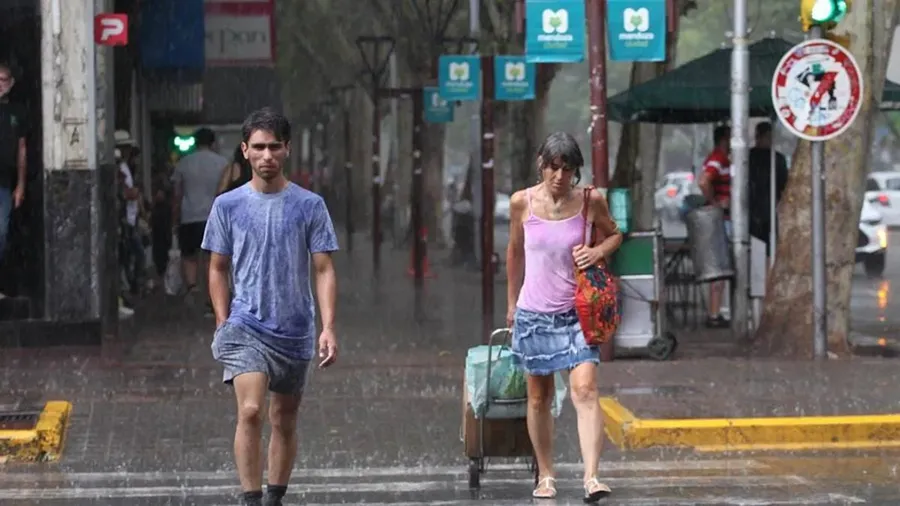 Alerta por calor y tormentas en gran parte del país