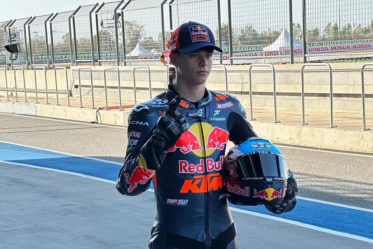 GRAN EXPECTATIVA. Valentín Perrone ansía por su debut en Moto3.