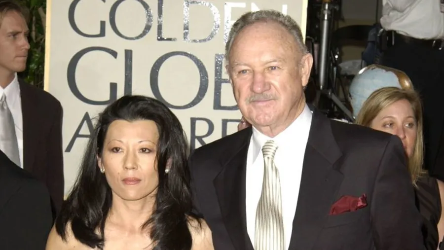 Gene Hackman junto a su esposa