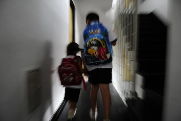 La vuelta a clases: la mochila no debe exceder el 10% del peso del niño