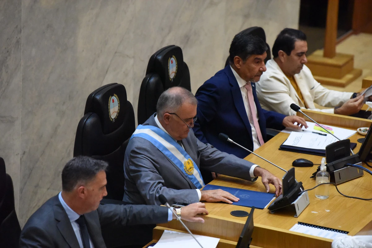 EN EL RECINTO. Osvaldo Jaldo dejó inaugurado el 120° período de sesiones ordinarias de la Legislatura.