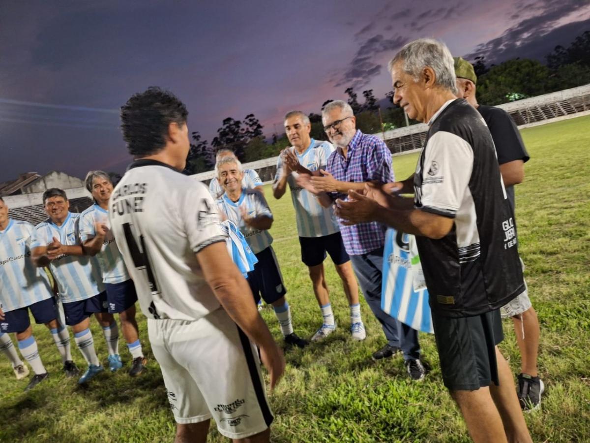 Francisco Pacheco festejó su cumpleaños más feliz haciendo lo que más le gusta: jugar al fútbol