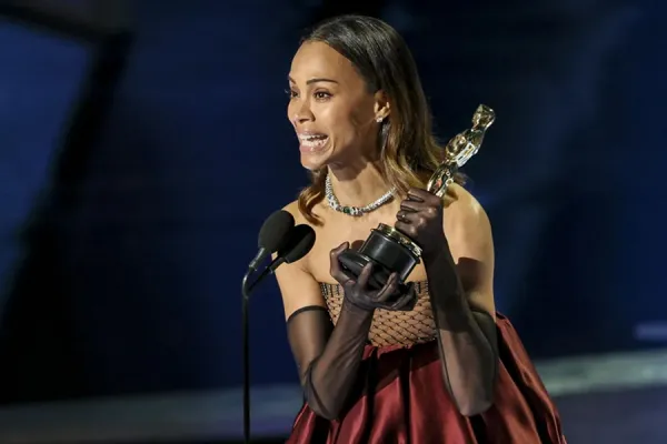 El discurso de Zoe Saldaña durante los Oscars: ¡Soy una orgullosa hija de inmigrantes!