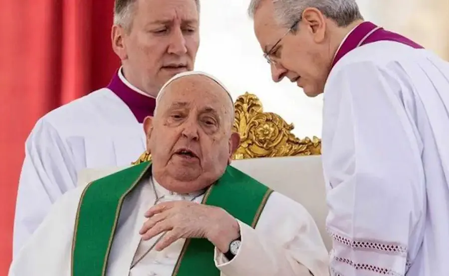 El Papa Francisco sufrió una recaída, tras casi 20 días internado