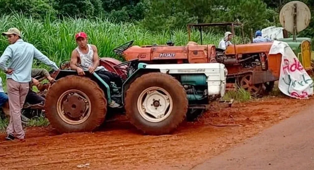 Productores yerbateros protestaron por un precio justo