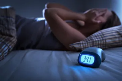 Cuáles son los alimentos que nos hacen dormir más y cuáles menos tiempo