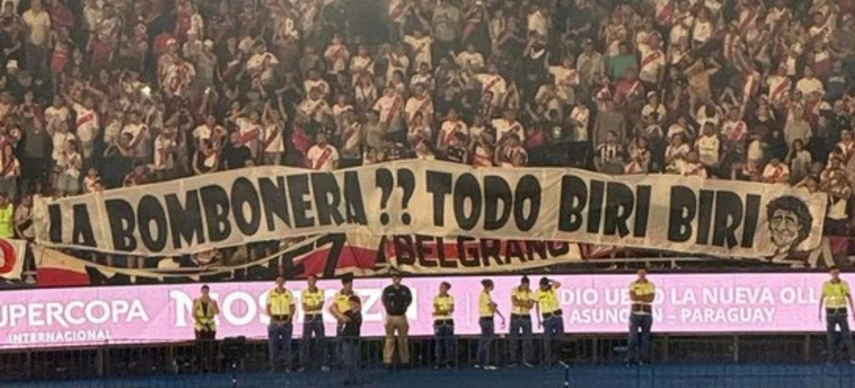 Duelo de hinchadas entre Boca y River: los “Millonarios” le dedicaron una bandera a los “Xeneizes” y la respuesta no tardó en llegar