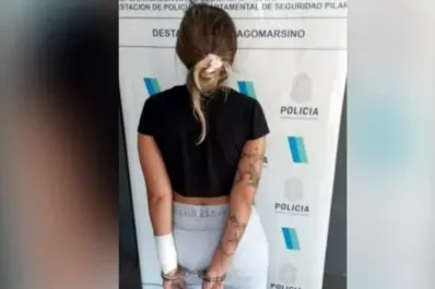 Encontró a su novio teniendo relaciones con otra mujer, quiso prenderlos fuego, pero incendió su casa