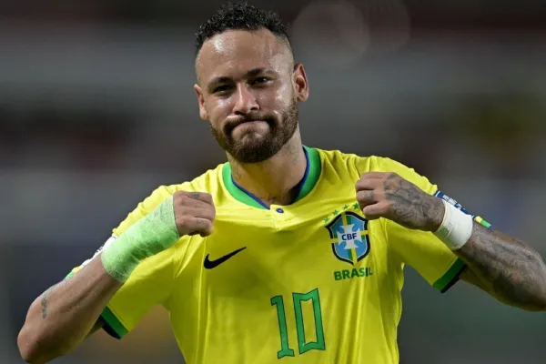 Neymar vuelve a la selección de Brasil: el delantero fue convocado para enfrentar a Argentina