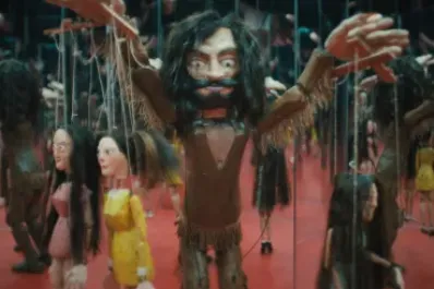 Caos: los crímenes de Manson, la nueva serie de Netflix que desafía las teorías sobre la ola de asesinatos de los 60