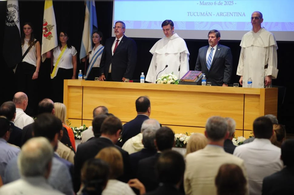 AUTORIDADES. José Francisco López Cruz, Juan José Baldini, OP, Federico Fanjul y Fray Emiliano Vanoli, OP.