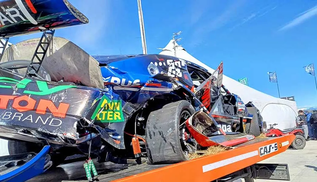 DESTROZADO. Así quedó el Camaro de Mazzacane. No correrá en todo el fin de semana.