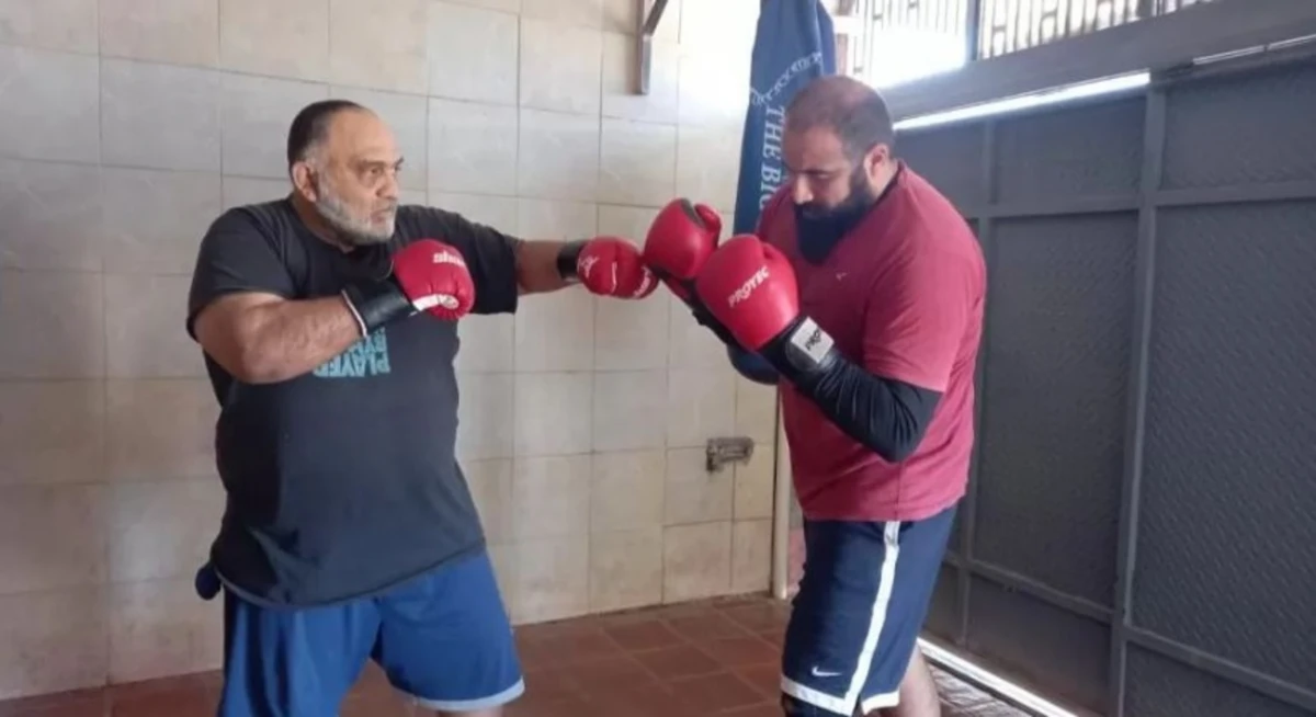 BOXEADOR. Aguirre además de haber enseñado, peleó de manera amateur. 