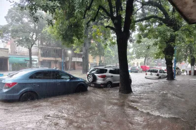 Las calles de Tucumán anegadas por la tormenta: las fotos en las redes sociales