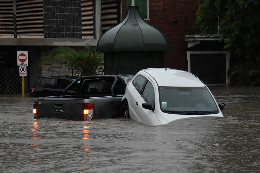 Las inundaciones en Bahía Blanca encendieron las alertas en el resto del país.