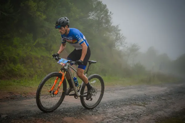 Facu Cayata confirmó su gran momento con un claro triunfo en San Pedro de Colalao