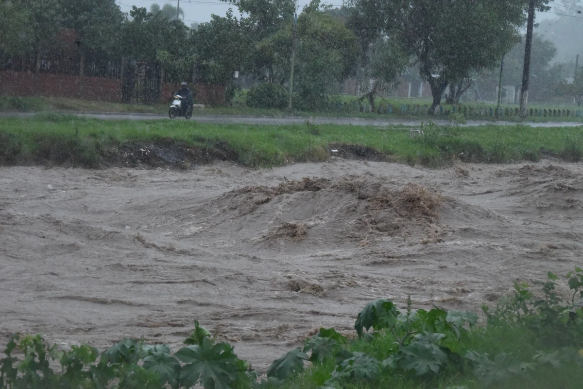 Caudal del Canal Sur el sábado. LA GACETA / ANALÍA JARAMILLO