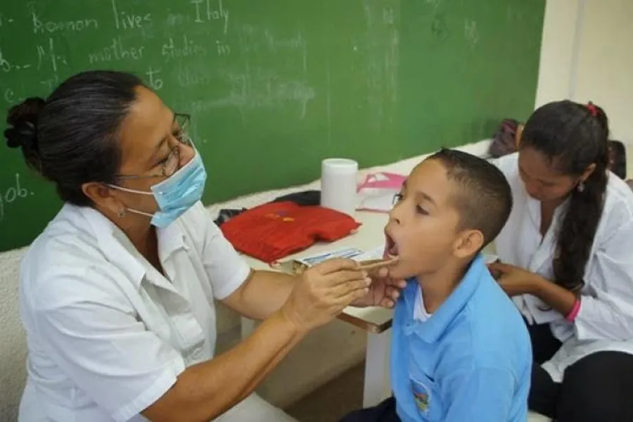 Médicos visitarán escuelas públicas para completar fichas médicas: el cronograma