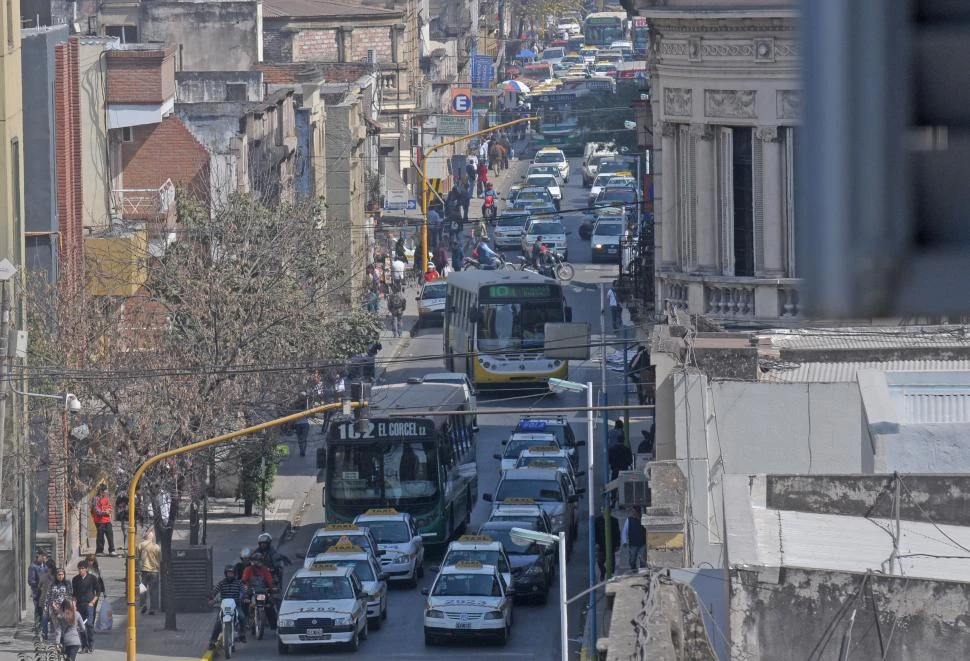 DEMOGRAFÍA. La población creció de forma acelerada en las últimas décadas, con el desafío de ir concentrándose en espacios más reducidos. La Gaceta / Fotos de Franco Vera - Diego Aráoz - Inés Quinteros Orio - Analía Jaramillo