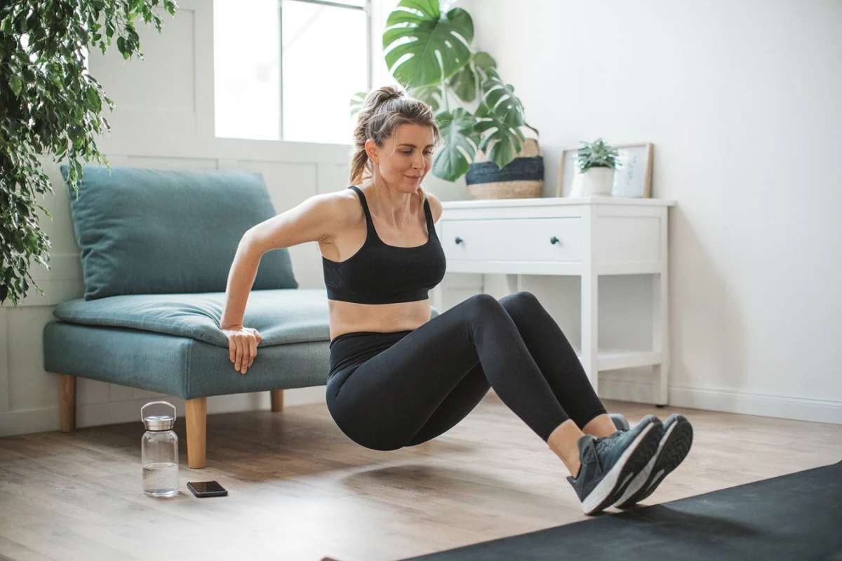 Cómo desarrollar masa muscular sin pesas: ejercicios y claves efectivas.