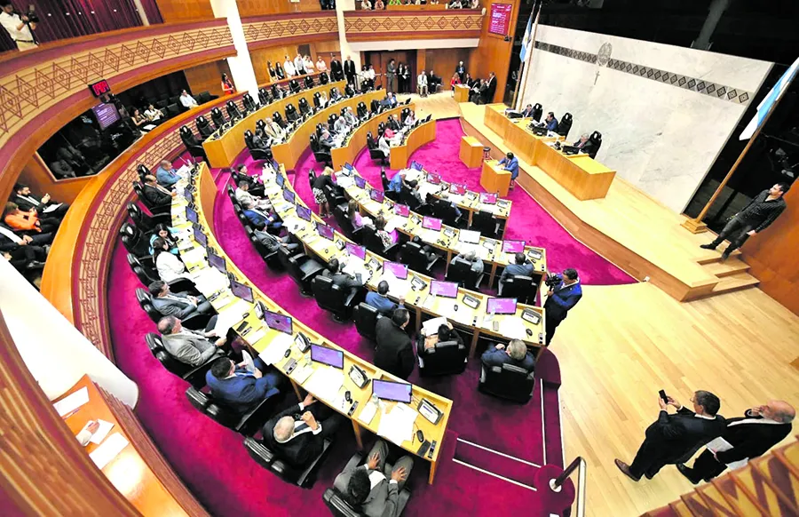 AL RECINTO. La Cámara alista la primera sesión ordinaria de este año.