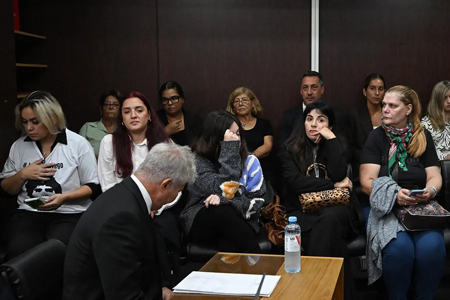 ABOGADO. Fernando Burlando, que representa a Dalma y Giannina Maradona en la causa, durante un momento del inicio del juicio. 