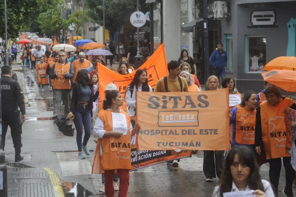 Sitas se moviliza en reclamo de mejoras salariales