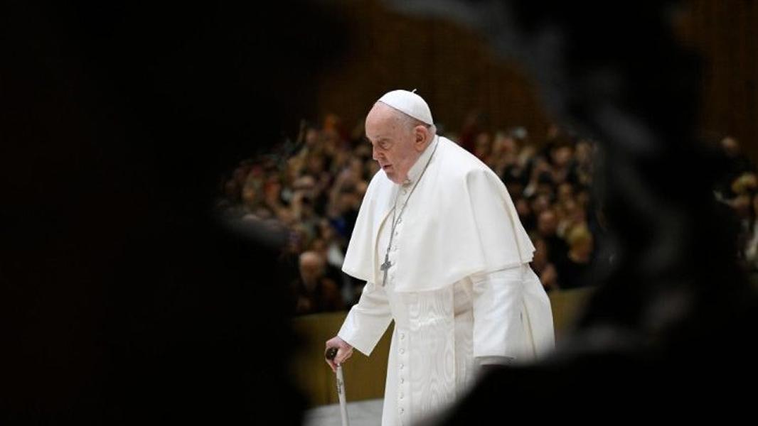 El papa Francisco se mantiene estable.