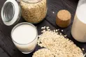 Por qué deberías tomar agua de avena todos los días y cómo hacerla