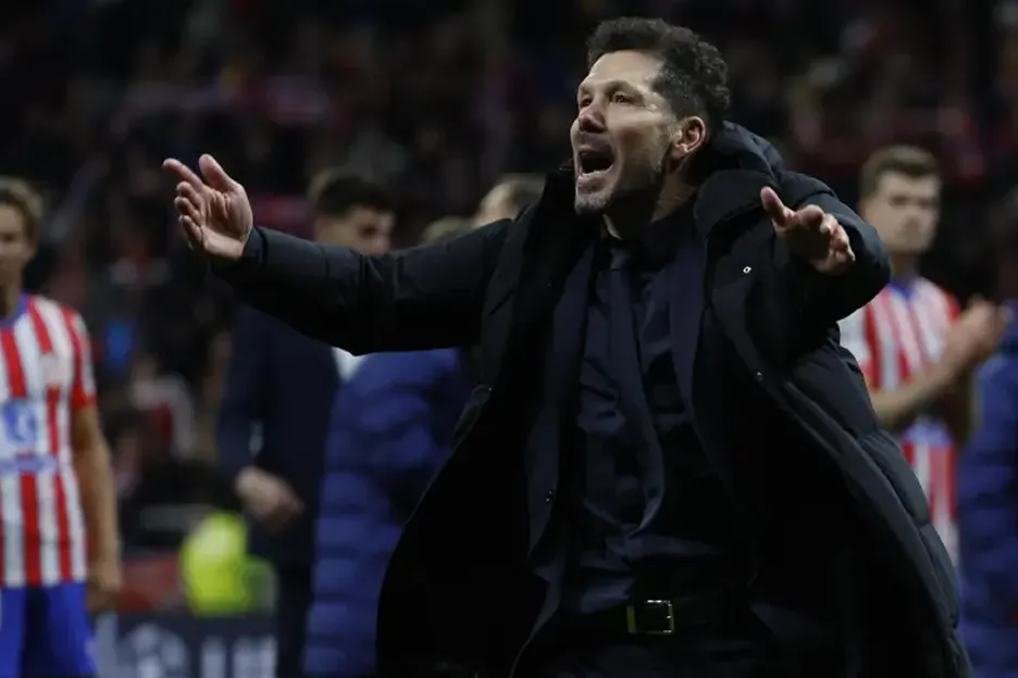 Simeone mostró su enojo por el penal anulado a Julián Álvarez en la eliminación de Atlético Madrid ante Real Madrid