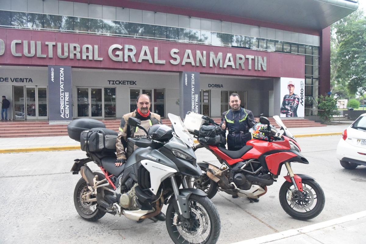 Falbot y Lodi viajaron en sus motos Ducati desde Curitiba, Brasil.