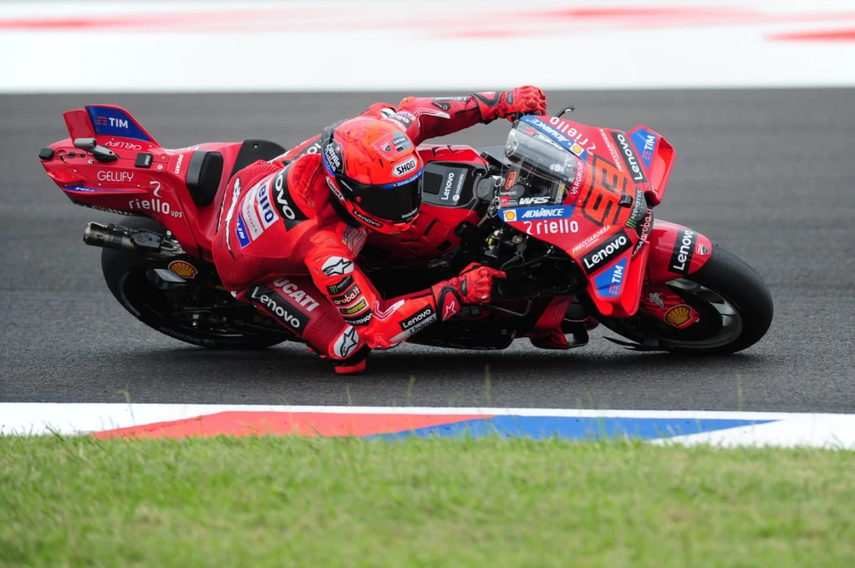 La Hormiga Márquez demostró su gran talento en la pista de Termas de Río Hondo y fue el piloto más rápido de las prácticas.