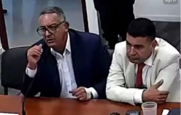 DETENIDO. Gustavo Morales (izquierda) suma otra acusación.