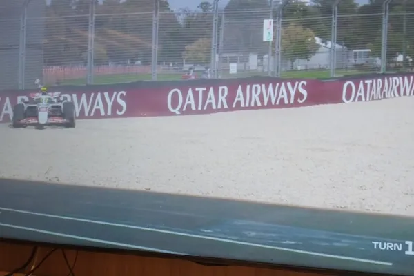 Un accidente, suspensión y dominio de Piastri que está cómodo en su casa: lo que pasó en la última práctica de la Fórmula 1