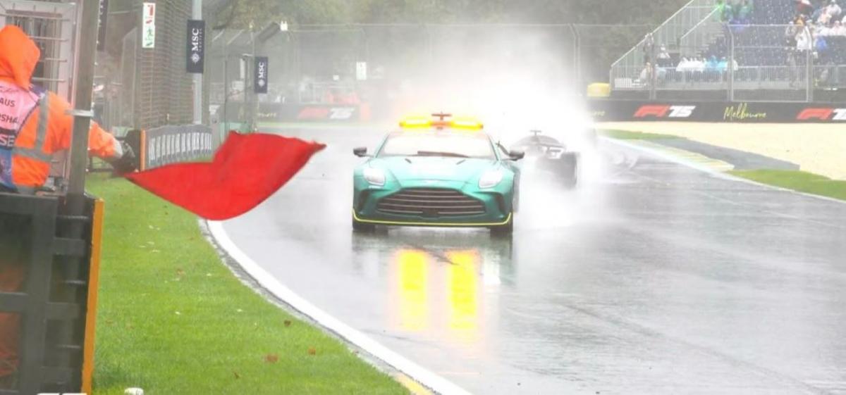 BANDERA ROJA. Así se suspendía la final de la F2.