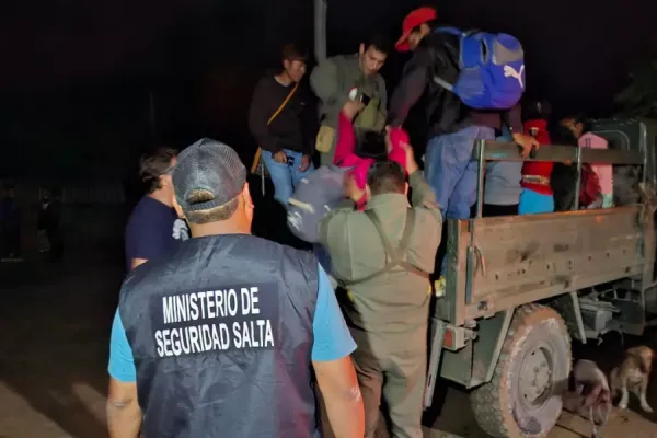 Salta: más de 300 familias aisladas y viviendas derrumbadas por la crecida del río Pilcomayo