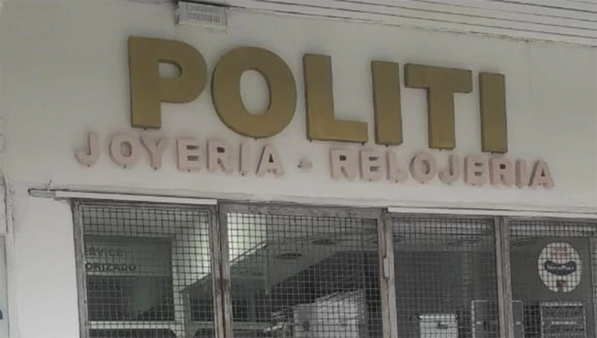 Un ladrón desvalijó una joyería en pleno centro de la capital