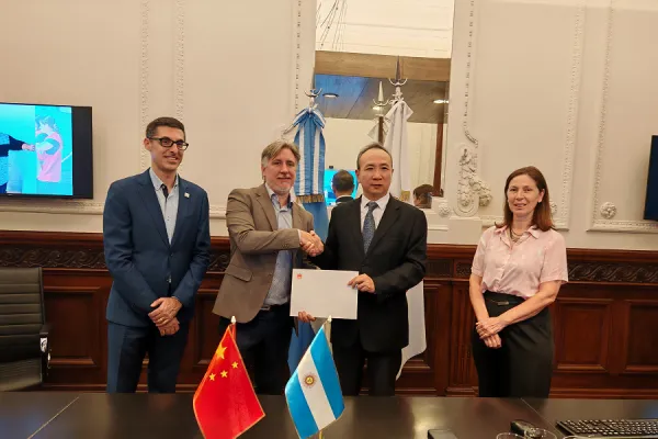 China entregó ayuda humanitaria por el trágico temporal en Bahía Blanca