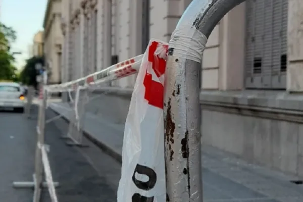 Refuerzan el cerco y la seguridad en un emblemático edificio de Tucumán: ¿qué sucede?