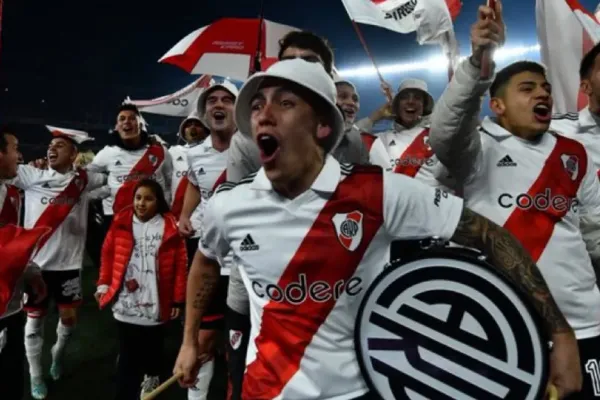 Insólito: una ex figura del fútbol argentino insultó a Guillermo Barros Schelotto durante su presentación en Vélez