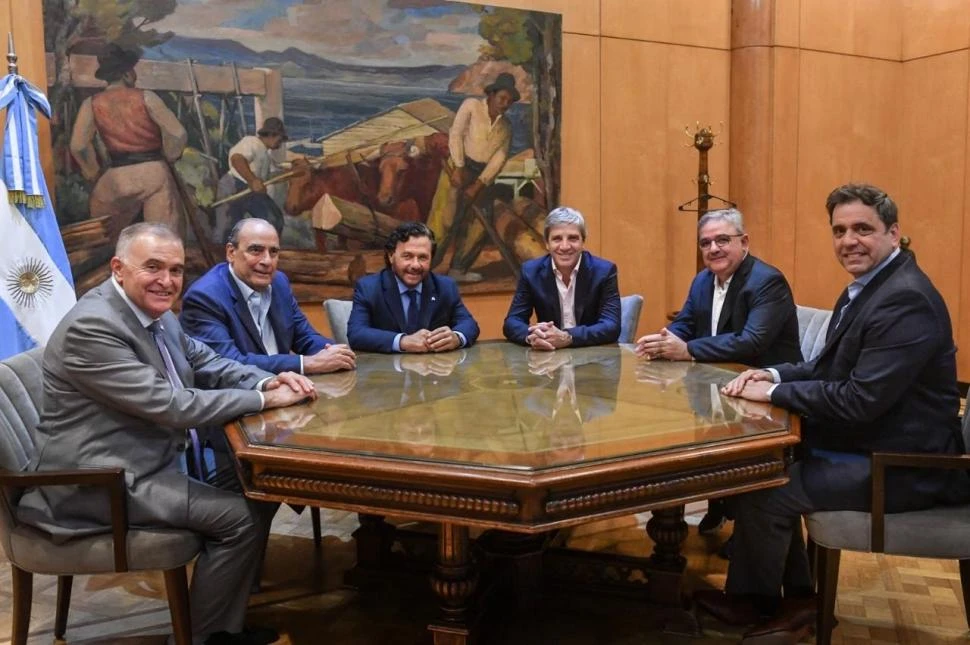 La tropa dialoguista va a “Fondo”