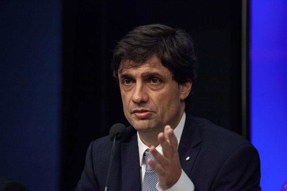 Cede la volatilidad cambiaria y se espera el “efecto FMI”