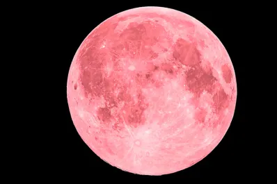 ¿Cuándo es la Luna llena Rosa y por qué se llama así?