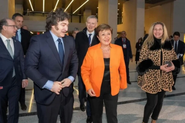 Milei respira por la llegada de U$S 20.000 millones del FMI