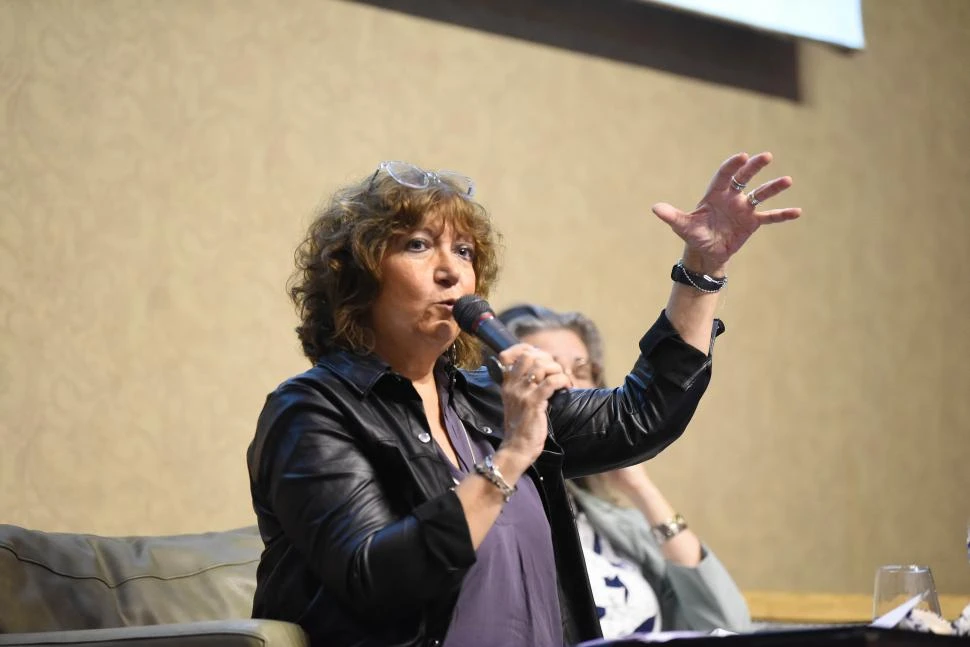 EXPERIENCIAS COMPLEJAS. Gabriela Insúa alerta que “la violencia está en todos lados” y es imposible aislarse.