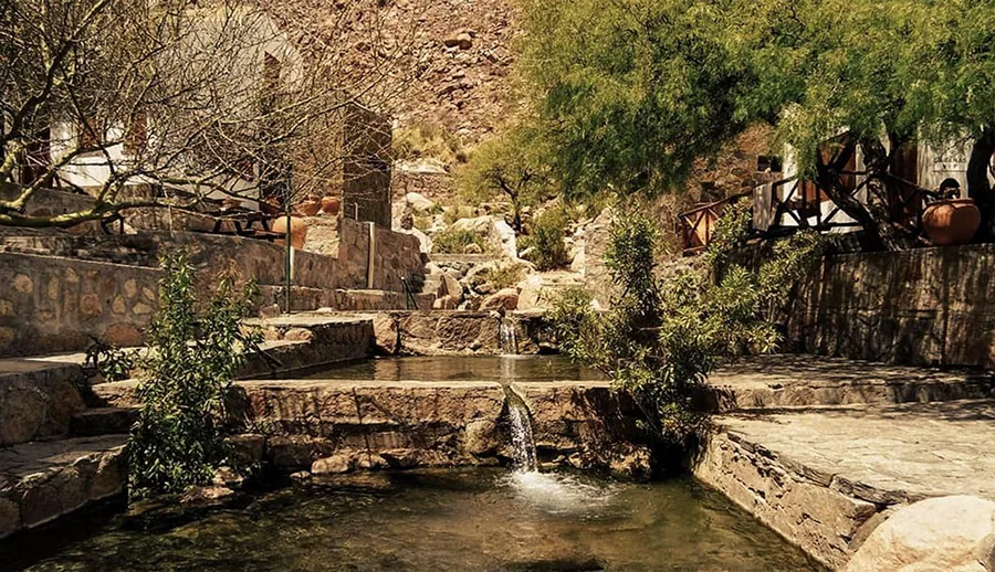 Las termas con aguas volcánicas ideales para relajar en Semana Santa