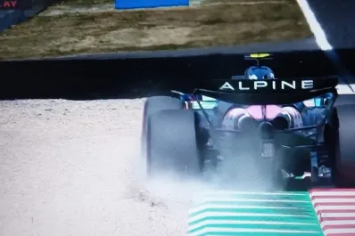 Doohan abrió pista en la tercera práctica y antes de terminar la primera vuelta se equivocó