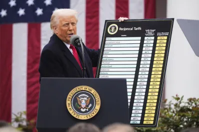 Entró en vigor el arancel universal decretado por Trump sobre los productos importados a EEUU