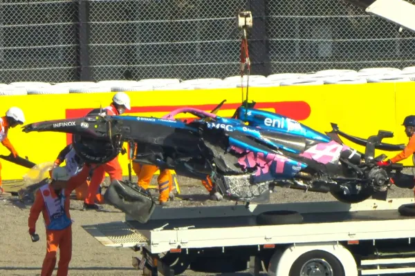 La reacción de Isack Hadjar al choque de Jack Doohan de Alpine